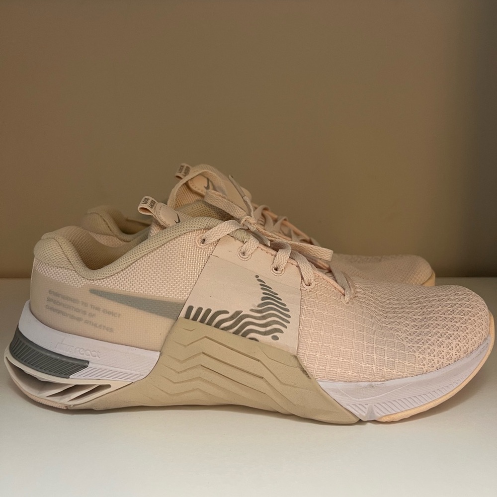 Nike Metcon 8
Light Soft Pink (Women's)